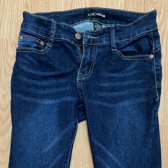 Fashion Nova Booty Jeans - Picture 2 of 4